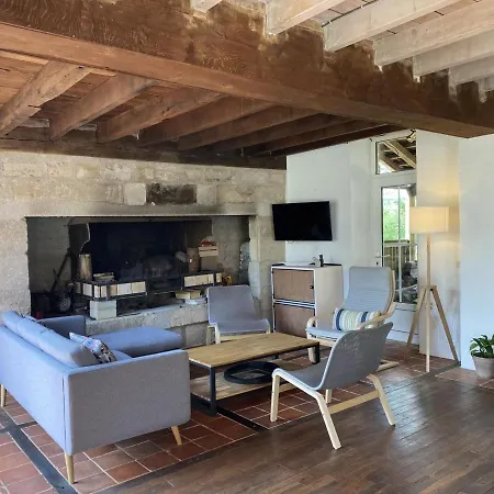 Hébergement de vacances Ressourcez-vous Dans Cette Ferme Avec Cheminee, Jardin, Terrasse Couverte Et Equipements Modernes - Fr-1-489-435