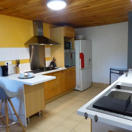 Ressourcez-vous Dans Cette Ferme Avec Cheminee, Jardin, Terrasse Couverte Et Equipements Modernes - Fr-1-489-435