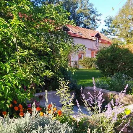 Ressourcez-vous Dans Cette Ferme Avec Cheminee, Jardin, Terrasse Couverte Et Equipements Modernes - Fr-1-489-435 Vakantiehuis *